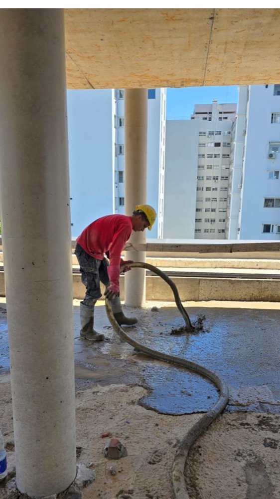 Equipo Giuwer trabajando en obra